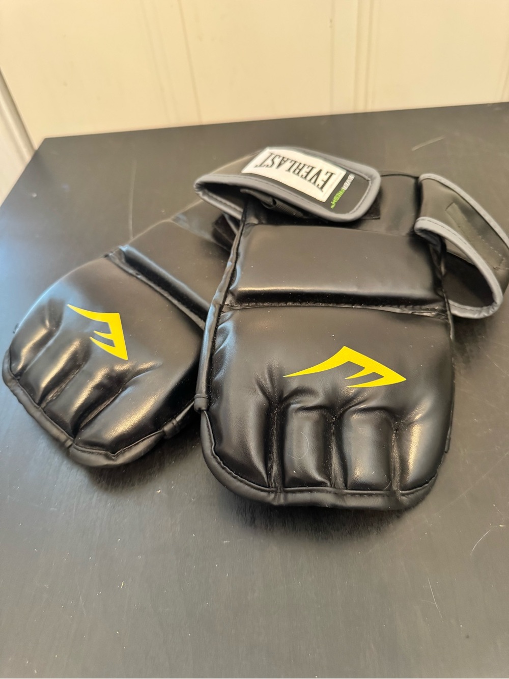 Everlast Wrist Wrap Heavy Bag Gloves Black/Yellow L/XL